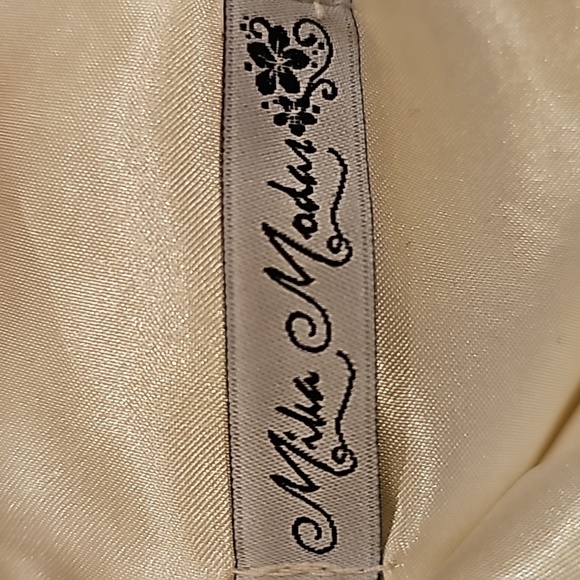 Mika Modas dress - Picture 4 of 4